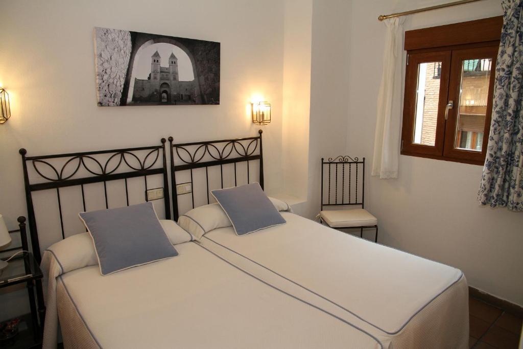 Hostal La Posada De Zocodover Толедо Екстер'єр фото