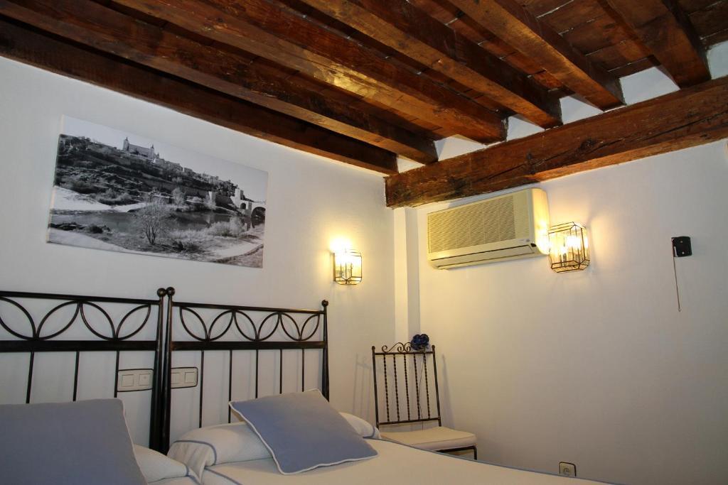 Hostal La Posada De Zocodover Толедо Екстер'єр фото