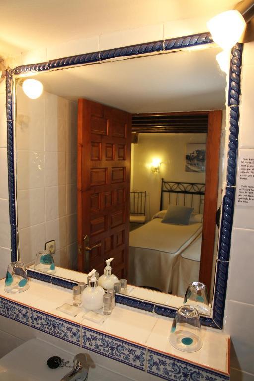 Hostal La Posada De Zocodover Толедо Екстер'єр фото
