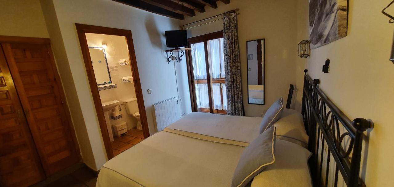 Hostal La Posada De Zocodover Толедо Екстер'єр фото